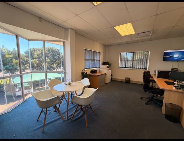 180M² OFFICE RENTED IN EDGEMOUNT ESTATE